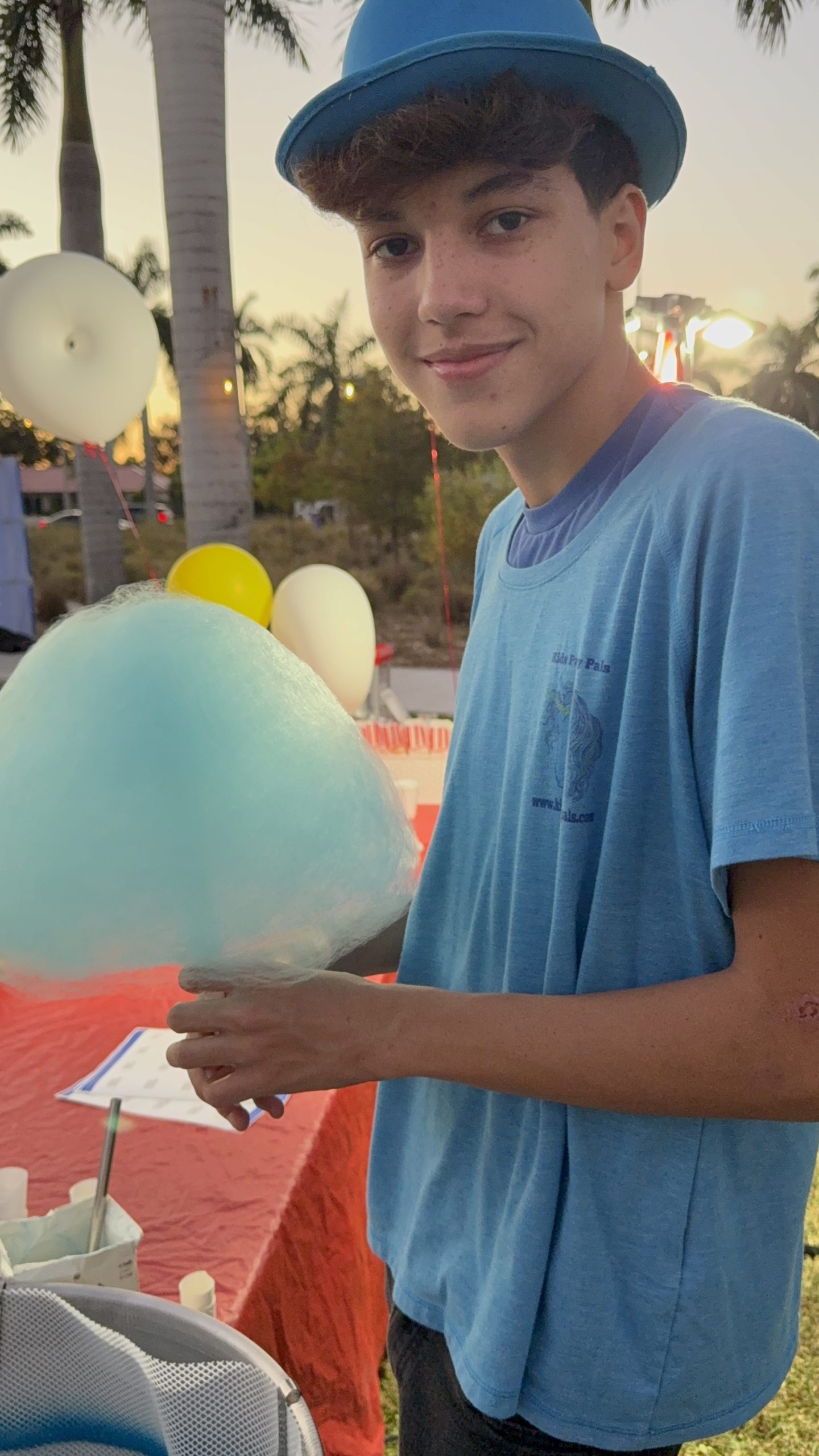 Kids Party Pals cotton candy attendant